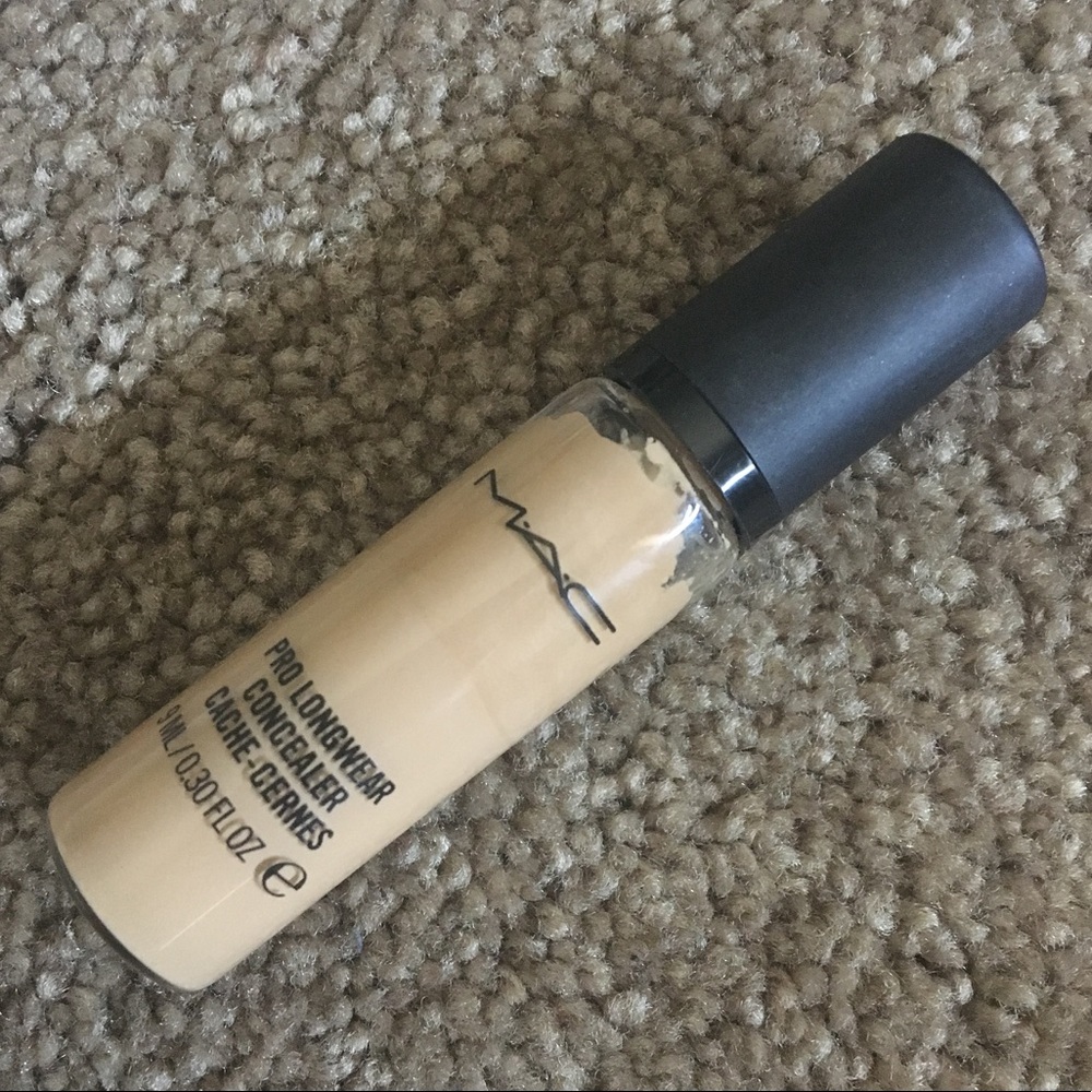 MAC Pro longwear concealer